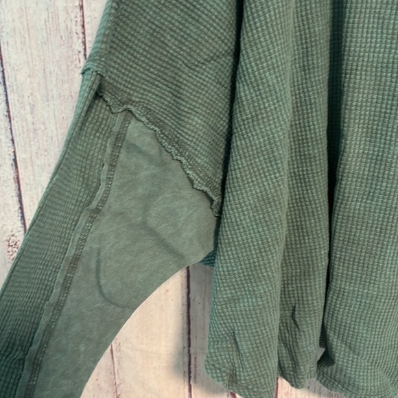 NWT We The Free Microphone Drop Thermal - Picture 4 of 14